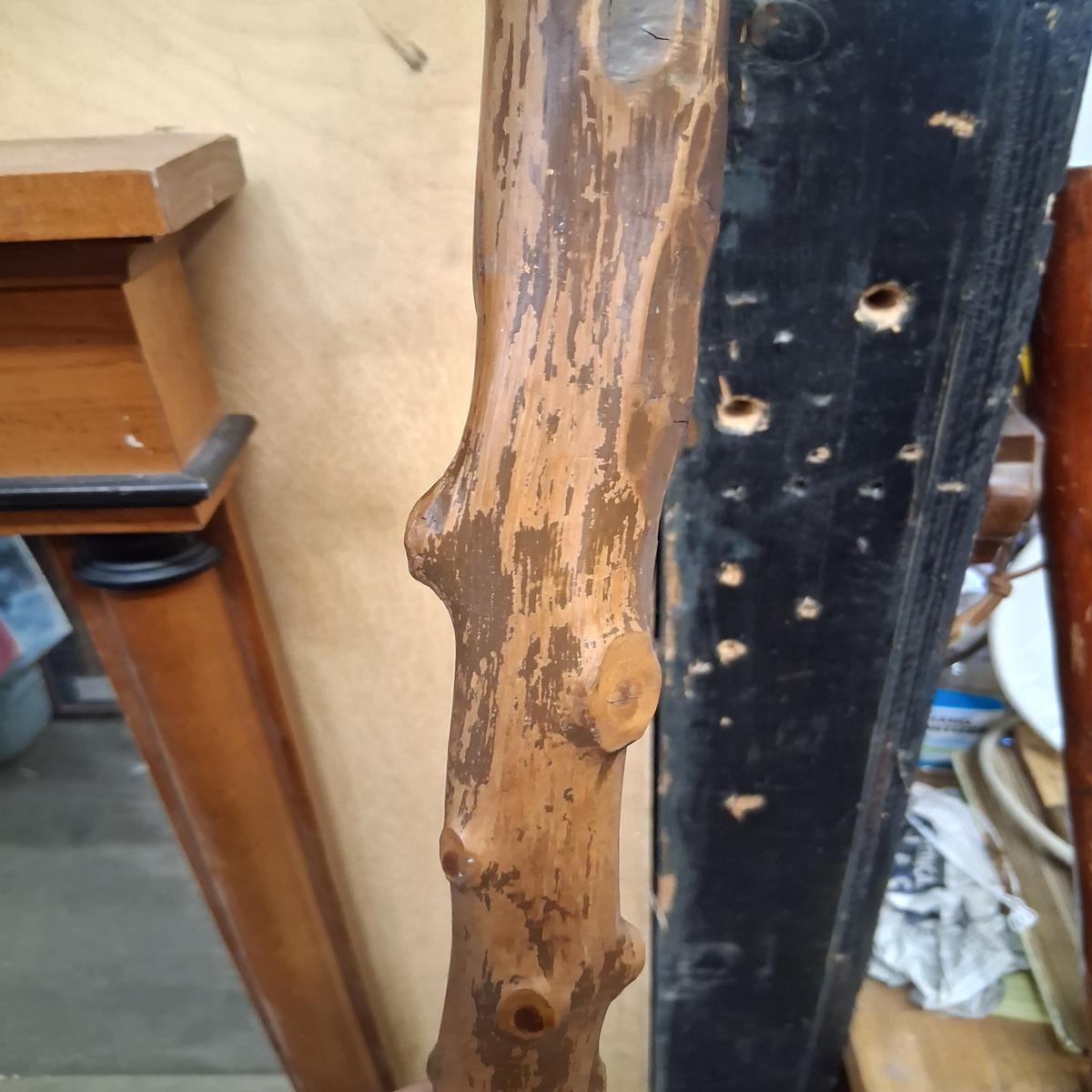 ANTIQUE GNARLED WOOD WALKING STICK